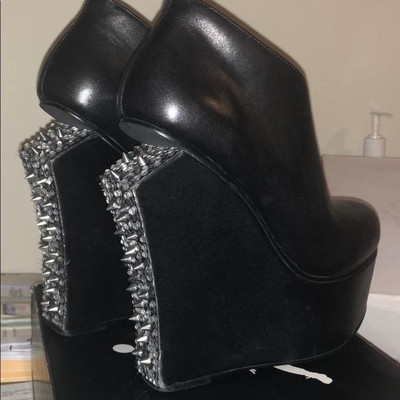 Steve Madden Shoes - Steve Madden booties